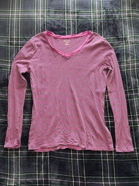 Y2K 2000s Merona Purple & black striped long sleeve V-neck top. Size L.